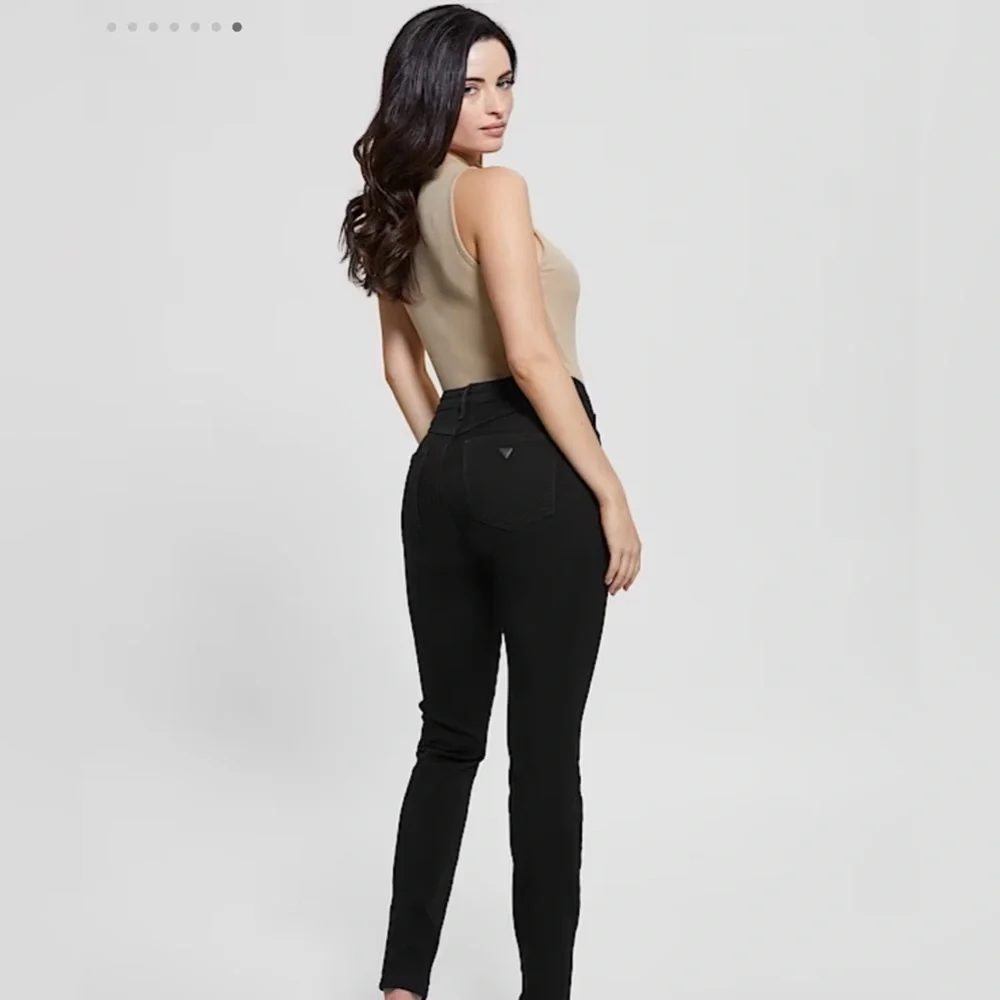 New Guess Y2K Classic Black Skinny Jeans size 24